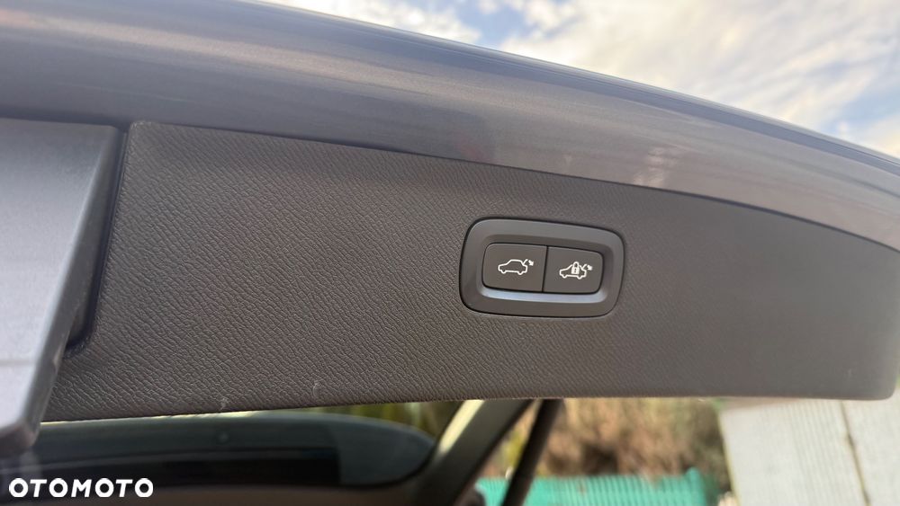 Volvo XC 90 D5 AWD Geartronic RDesign - 9