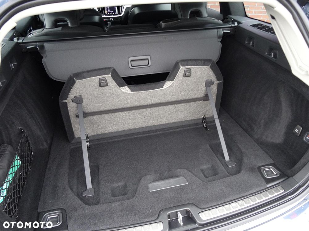 Volvo V60 B3 B Geartronic Momentum Pro - 17