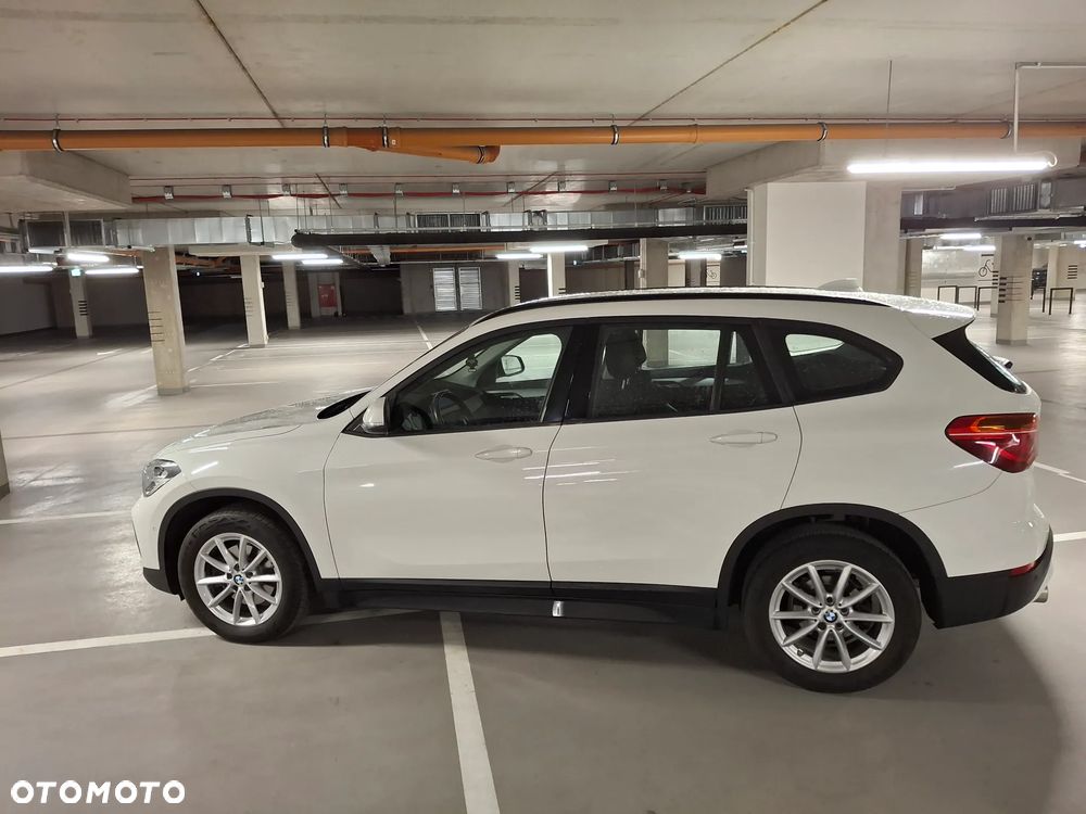 BMW X1 sDrive18i xLine - 11