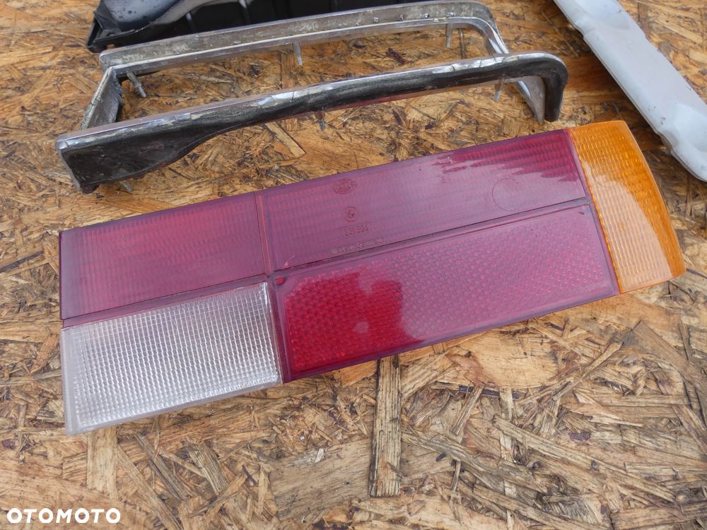 BMW E24 LAMPA PRAWY TYŁ KOMPLETNA - 2