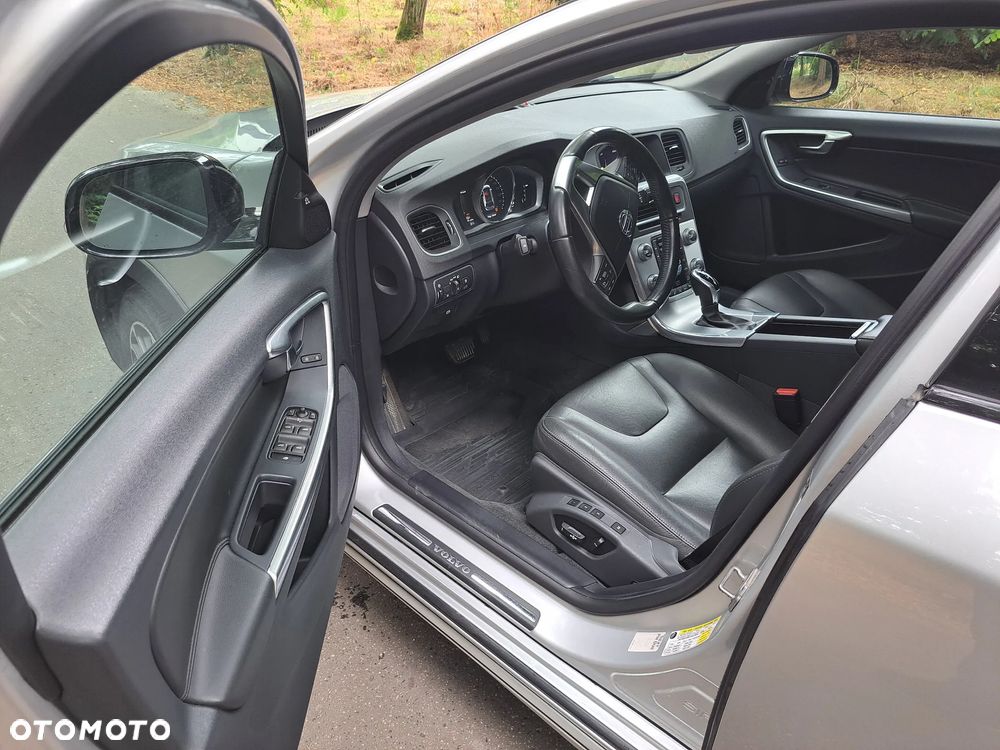 Volvo V60 Cross Country T5 AWD Geartronic Summum - 10