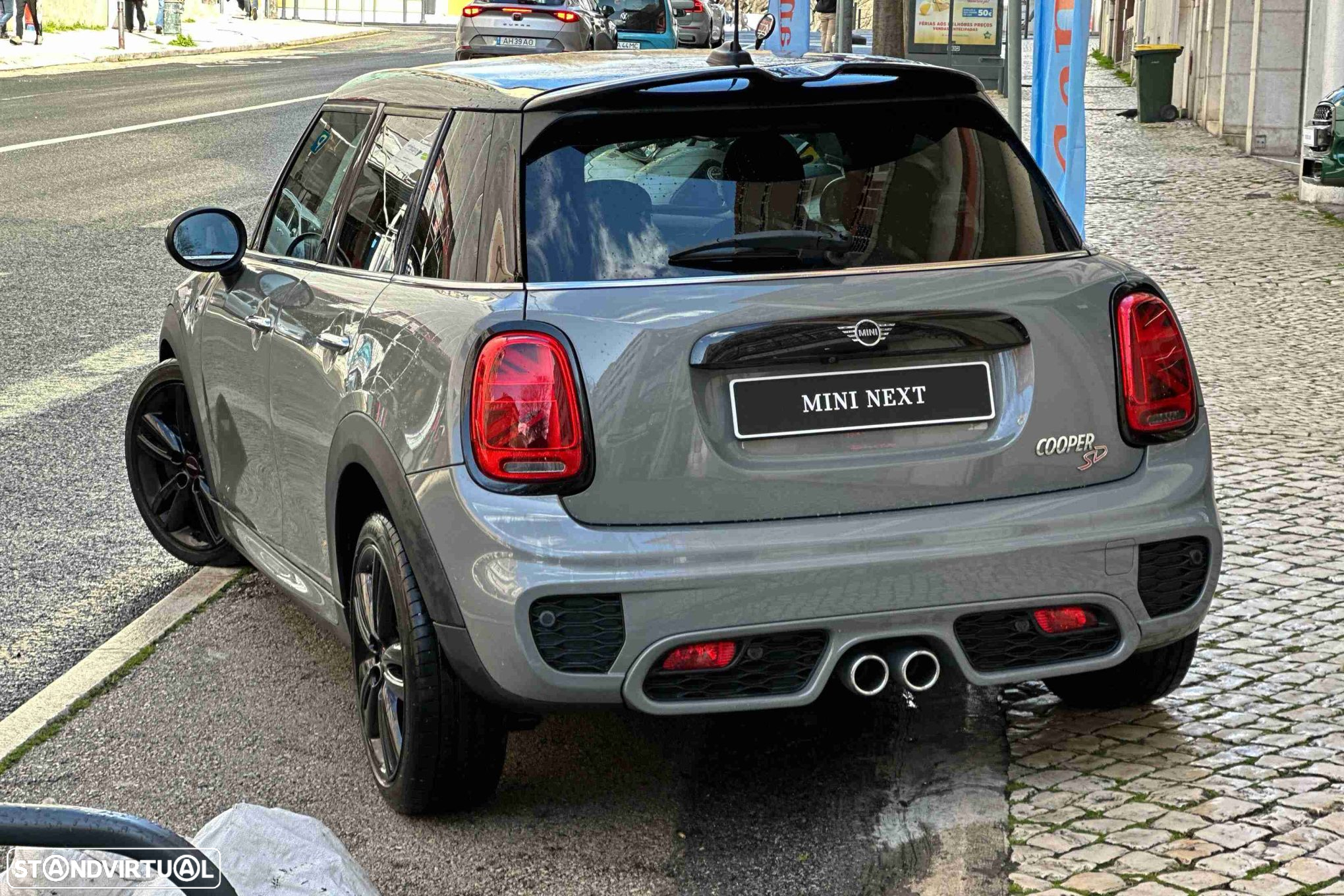 MINI 5 Portas Cooper SD Auto Desportiva - 2