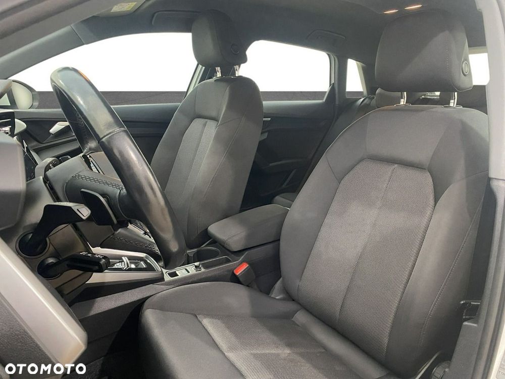 Audi A3 Sportback 35 TFSI mHEV S tronic - 16