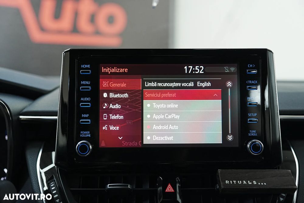 Toyota Corolla 1.8 HSD Dynamic - 29