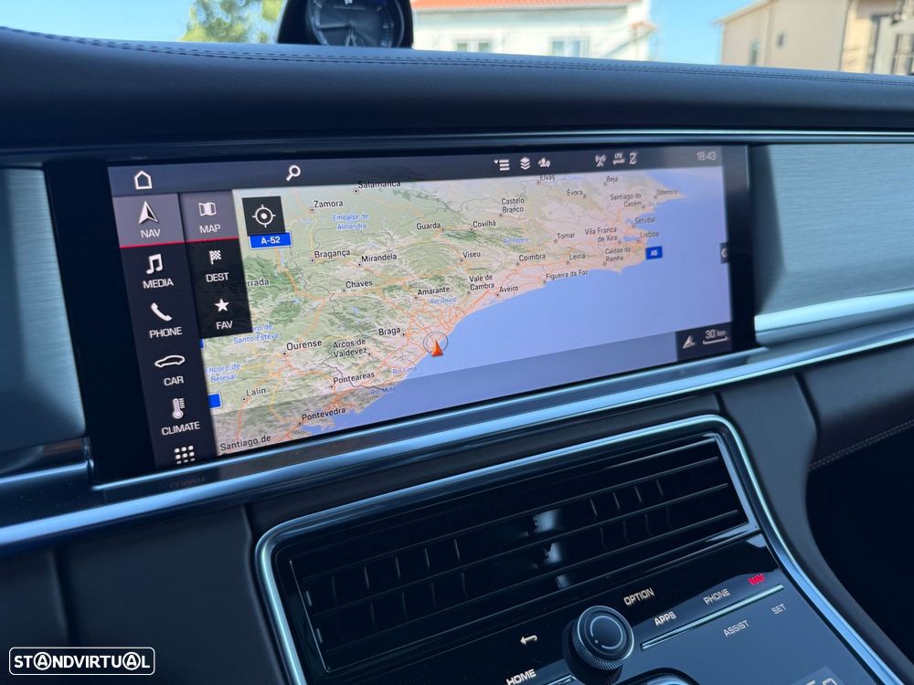 Porsche Panamera Sport Turismo 4 E-Hybrid - 33