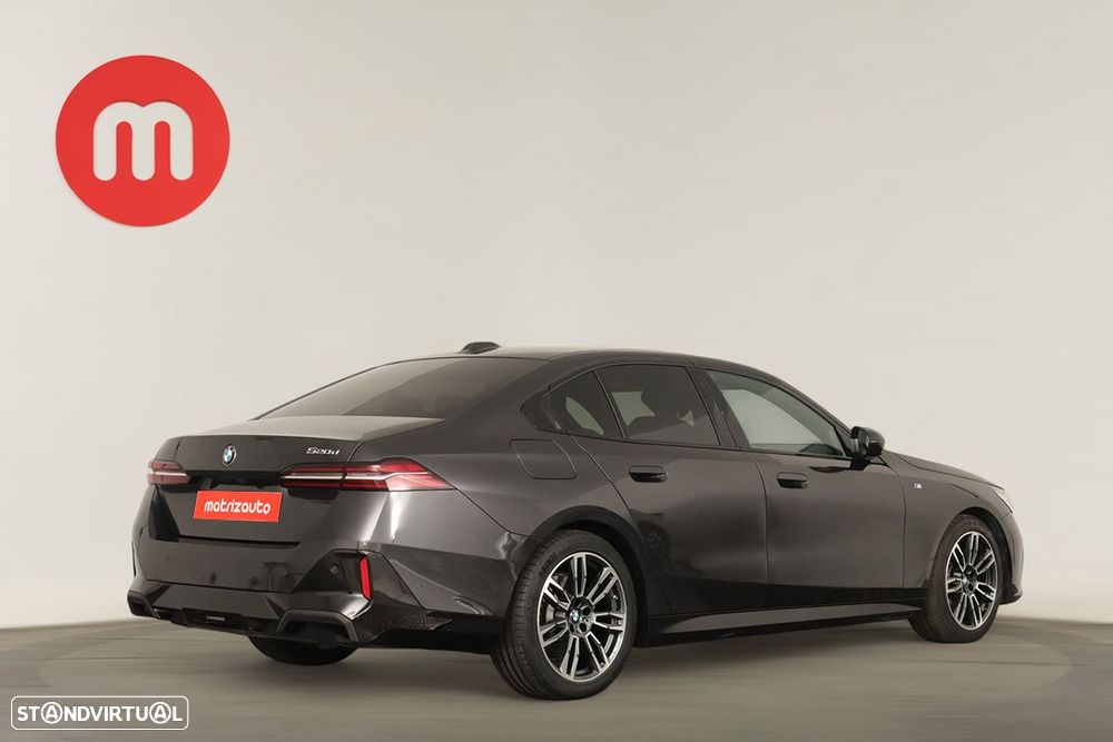 BMW 520 d Pack Desportivo M - 4
