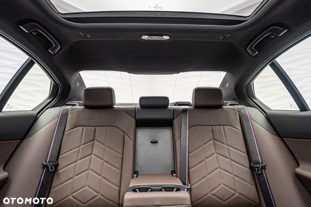 BMW Seria 5 520d xDrive mHEV - 25