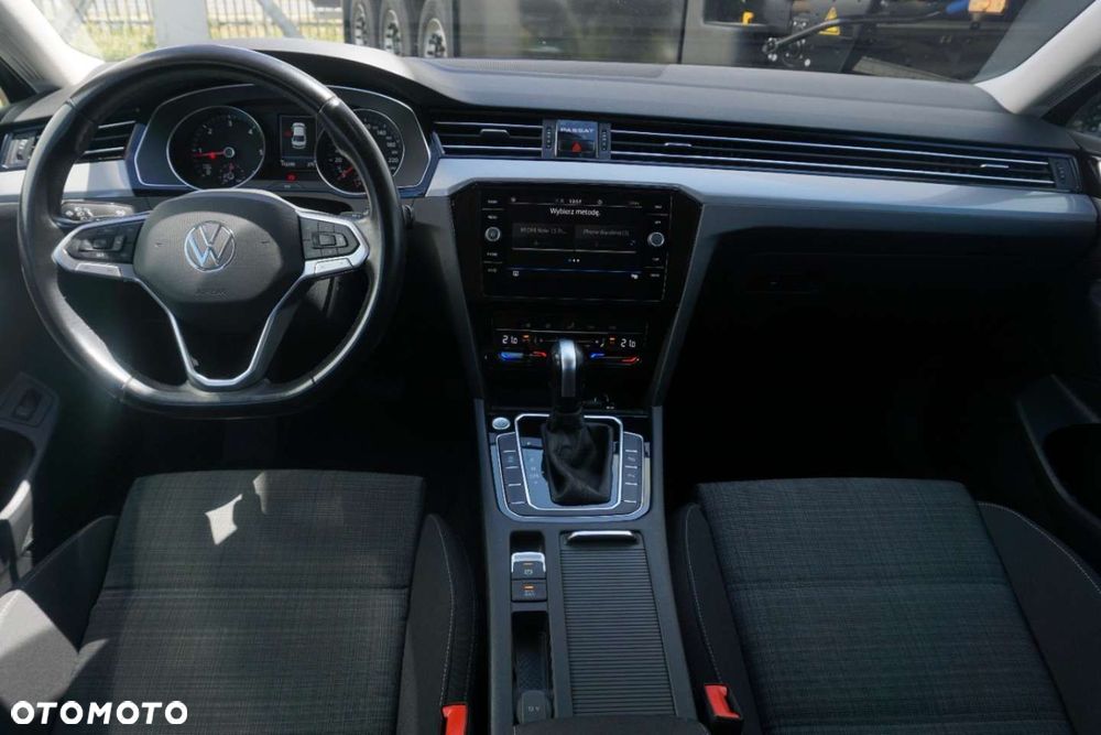 Volkswagen Passat - 18