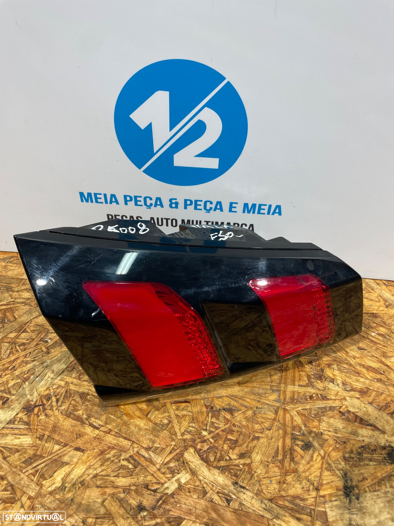 Farolim traseiro esquerdo mala Peugeot 5008 de 2019 - 2