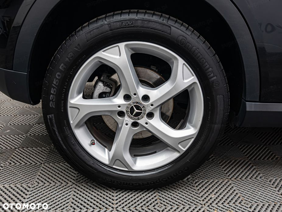 Mercedes-Benz GLA 200 7G-DCT - 24