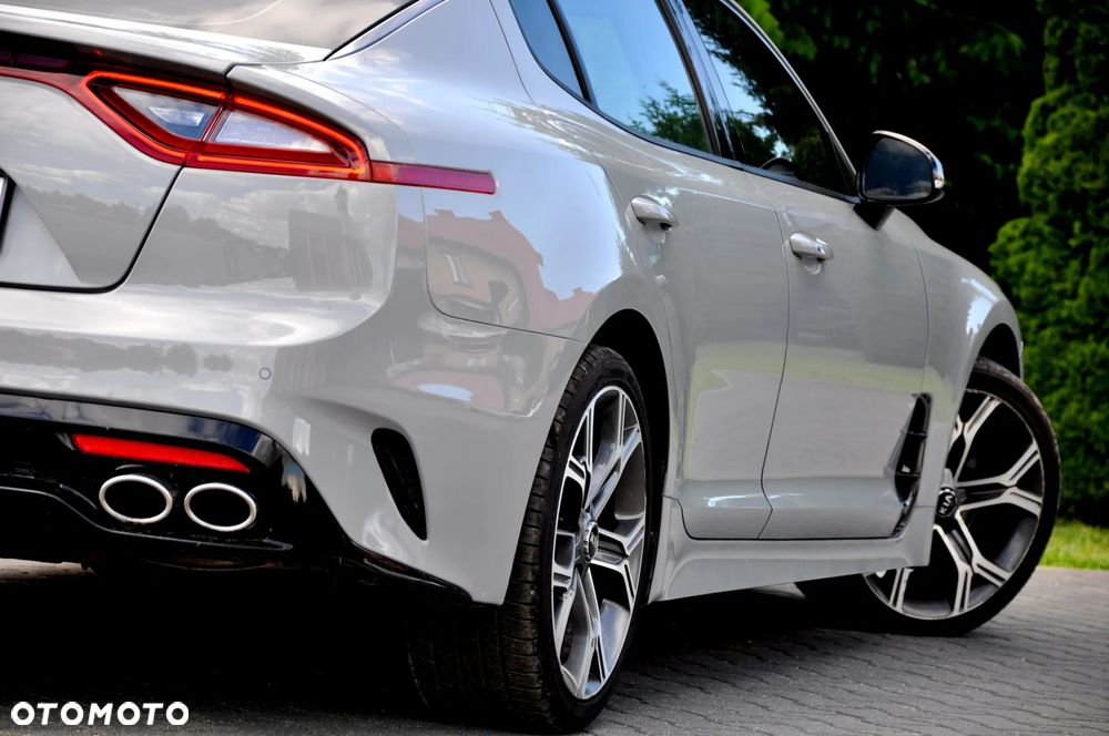 Kia Stinger - 16