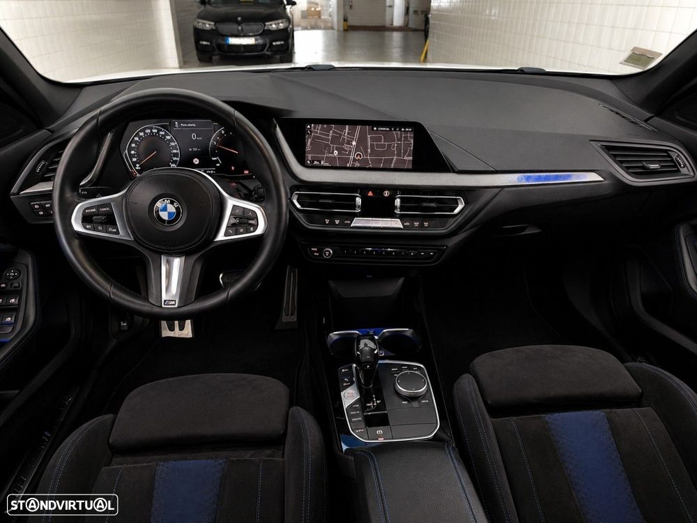 BMW 116 d Pack Desportivo M Auto — fotografia 14