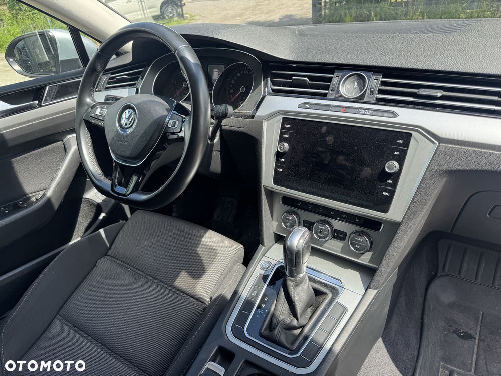 Volkswagen Passat 2.0 TDI SCR Comfortline DSG - 12
