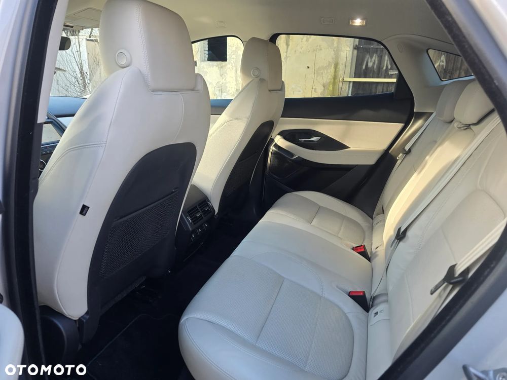 Jaguar E-Pace D150 R-Dynamic - 11