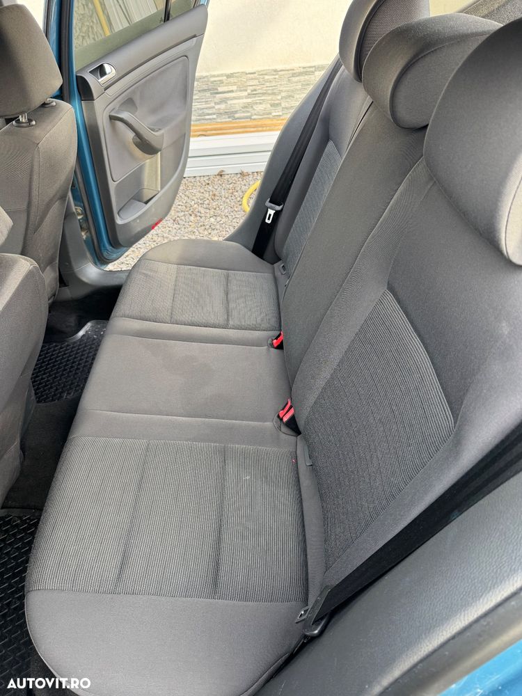 Volkswagen Golf 1.6 FSI Comfortline - 13