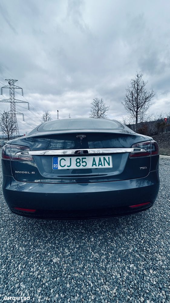 Tesla Model S - 14