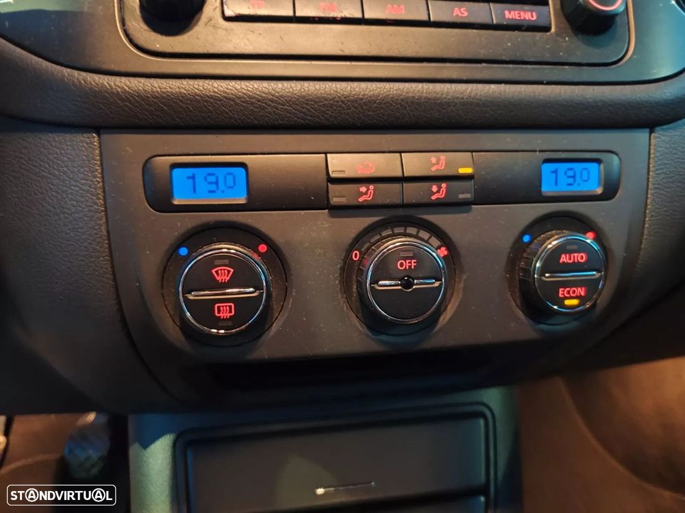 VW Golf Plus 2.0 TDi Confortline - 22