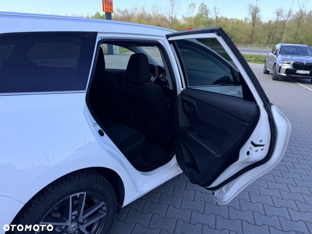 Toyota Auris Hybrid 135 Premium - 40