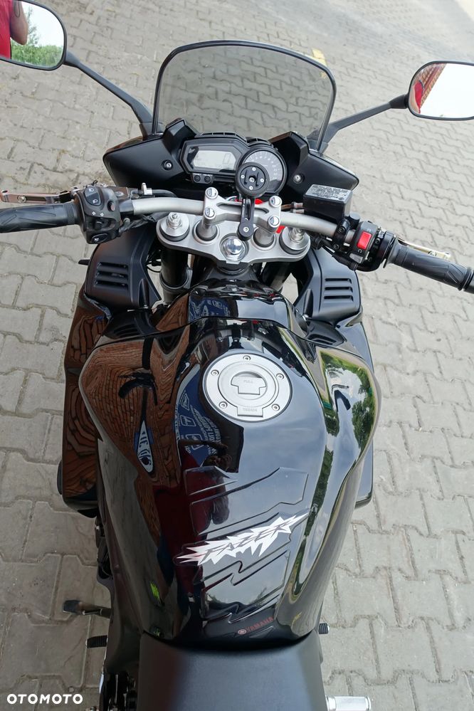 Yamaha FZ - 8