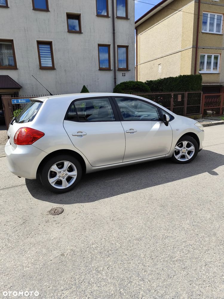 Toyota Auris 1.6 VVT-i Team - 3