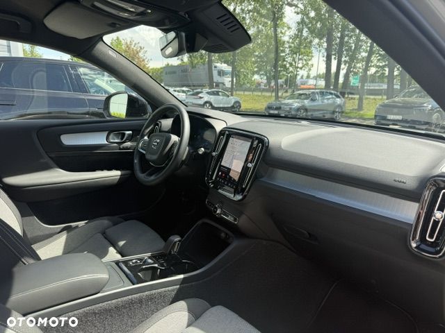Volvo XC 40 B3 Plus Dark - 19