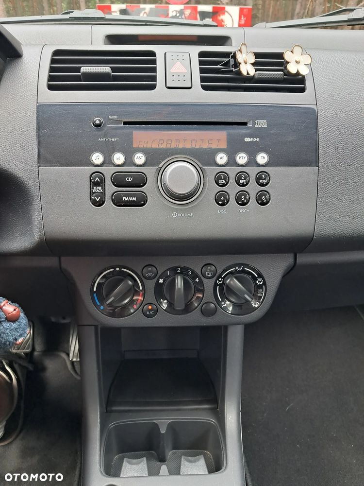 Suzuki Swift 1.3 Club - 14