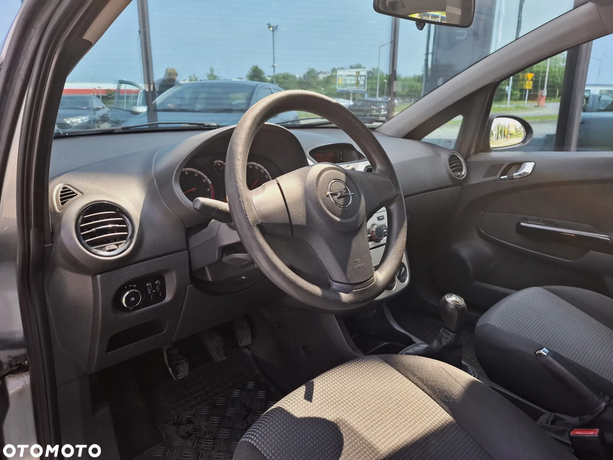 Opel Corsa 1.2 16V Essentia - 10
