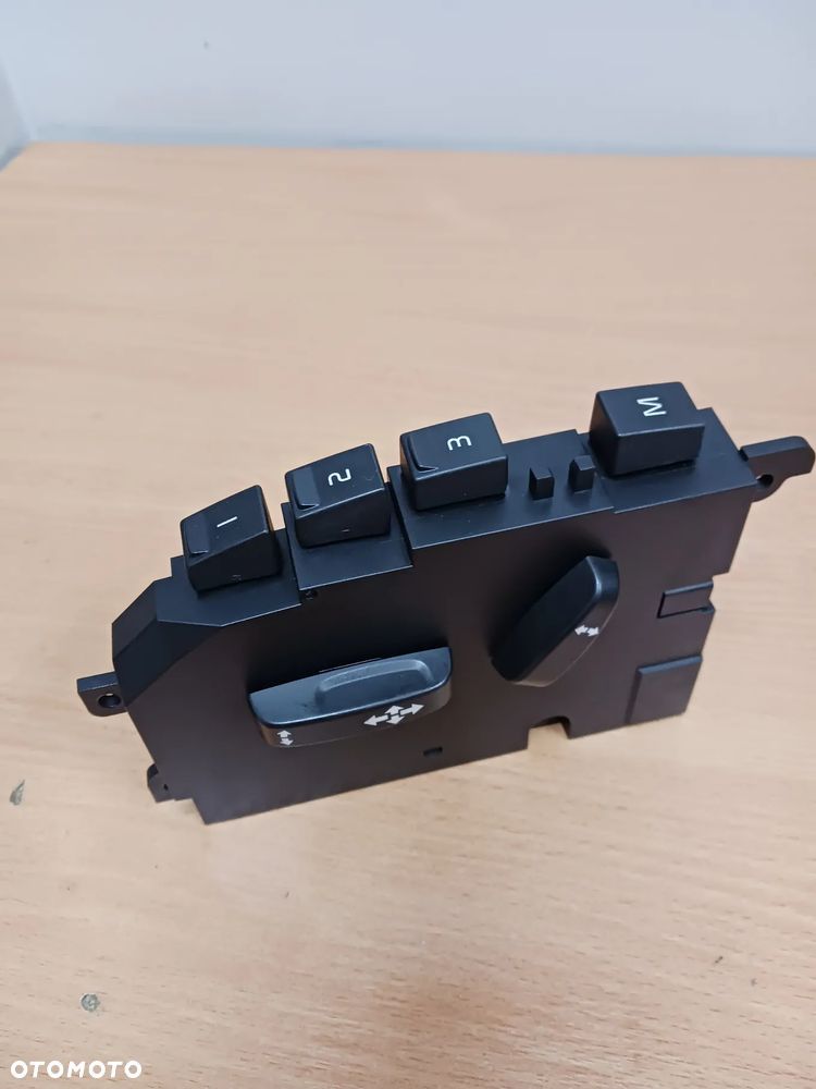 Panel fotela lewy Volvo 30764951 S40 V50 S80 V70 XC70 XC60 S60 V60 - 1