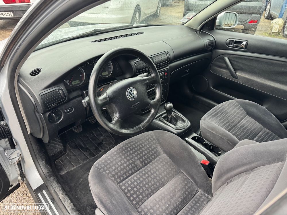 VW Passat 1.9 TDi Trendline EC - 9