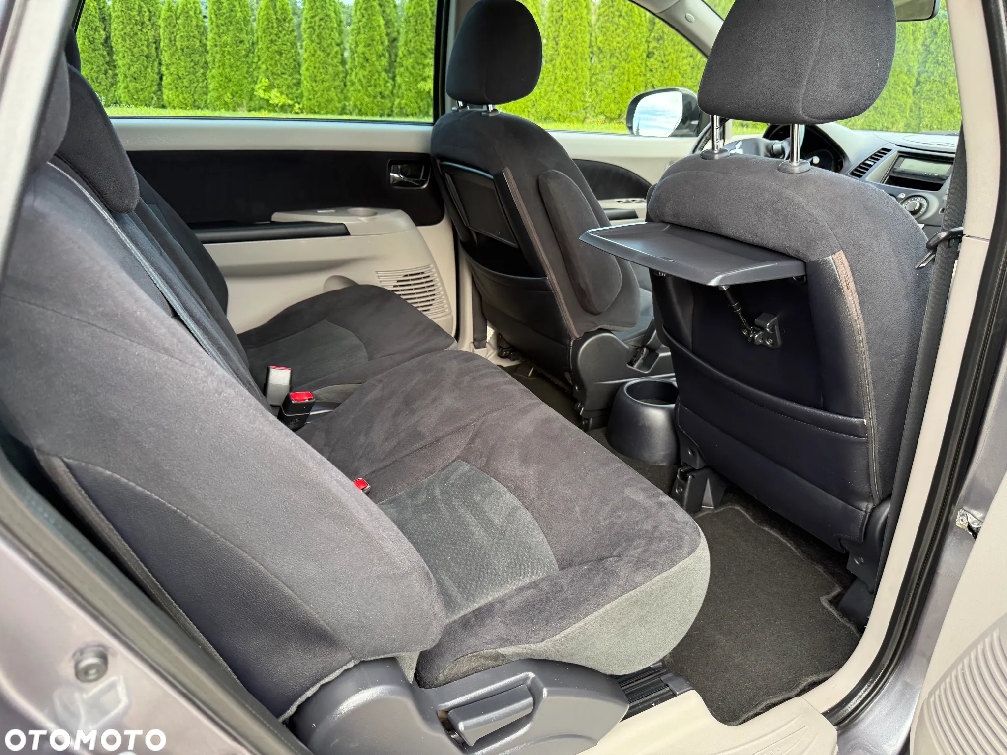 Mitsubishi Grandis - 31