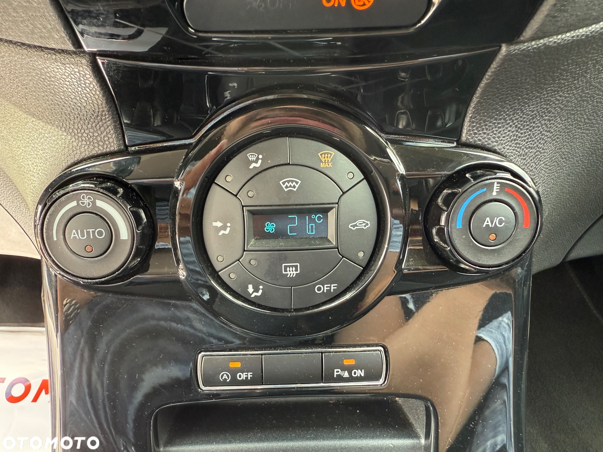 Ford Fiesta 1.0 EcoBoost S&S TITANIUM - 18