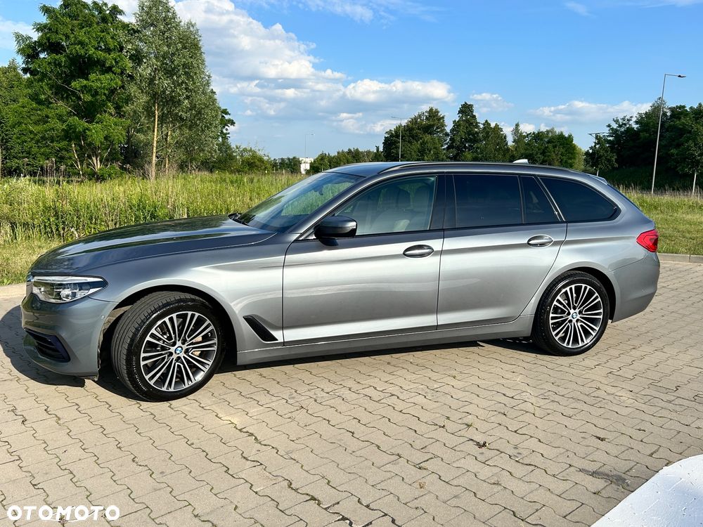 BMW Seria 5 530i xDrive Sport Line sport - 32