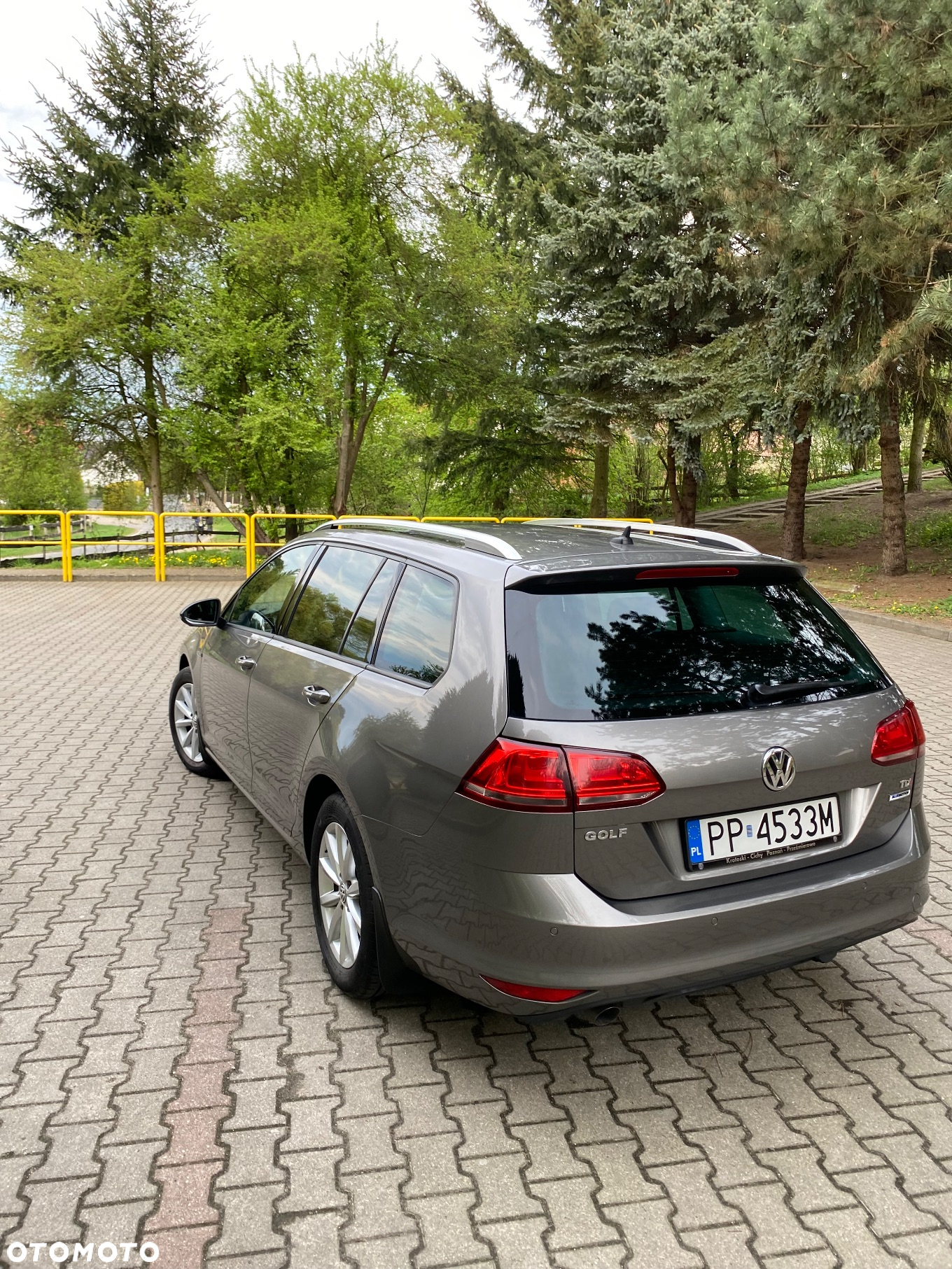 Volkswagen Golf 1.6 TDI BlueMotion Technology DSG Lounge - 21
