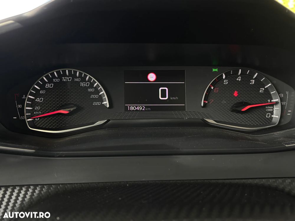 Peugeot 2008 BlueHDi 110 Active Pack - 19