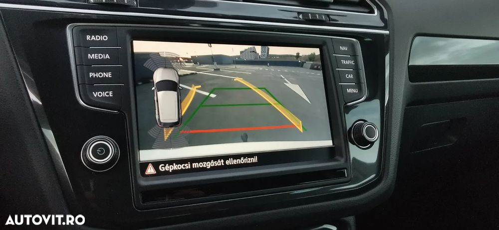 Volkswagen Tiguan 2.0 TDI SCR 4MOTION DSG R-Line - 25