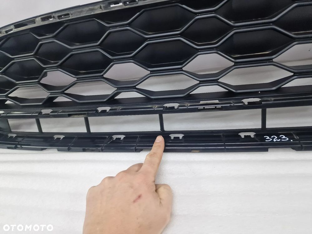 MINI F60 LIFT S COUNTRYMAN 19- KRATKA ŚRODKOWA ZDERZAKA PRZEDNIEGO PRZÓD / ATRAPA / GRILL , NR 7931641 , NR AUKCJI KR323 - 6