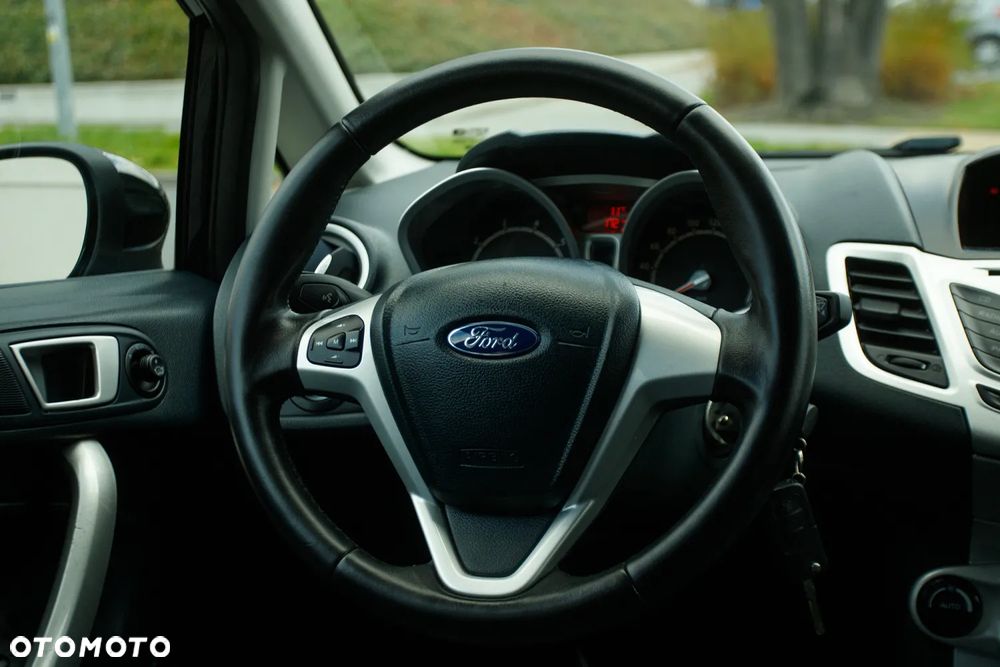 Ford Fiesta 1.25 Titanium X - 28