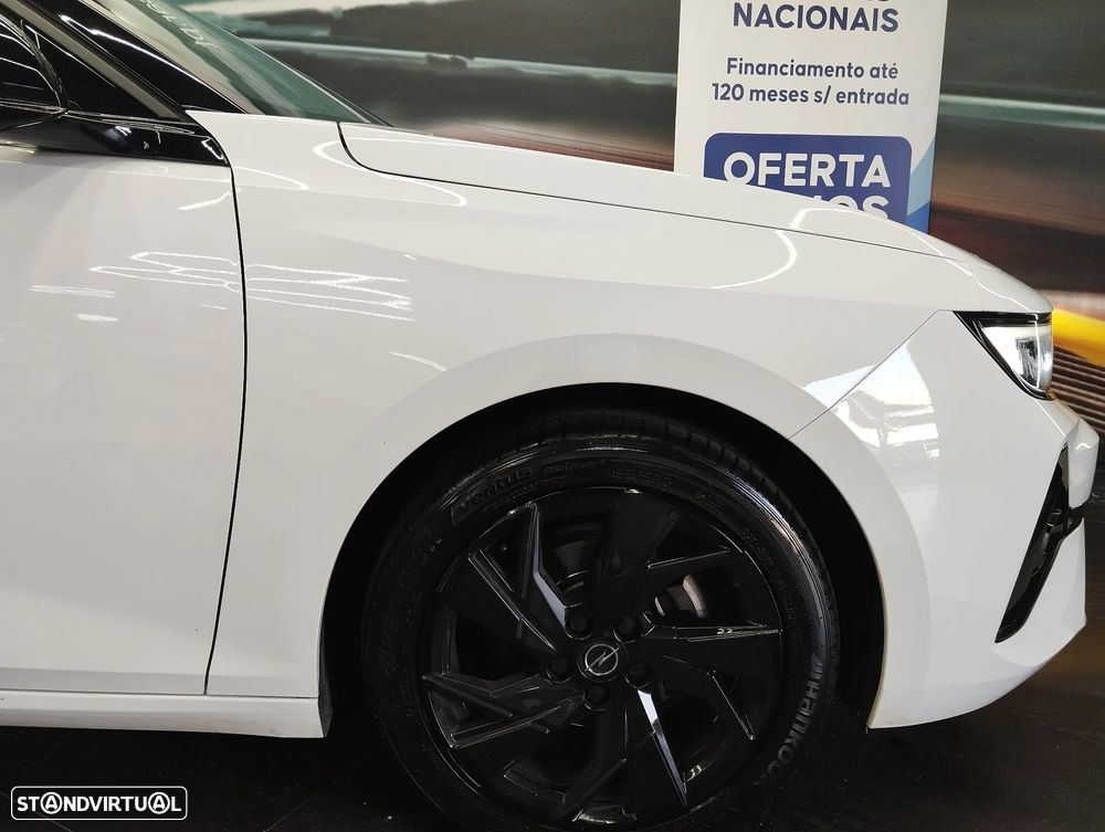 Opel Astra 1.2 T GS - 10