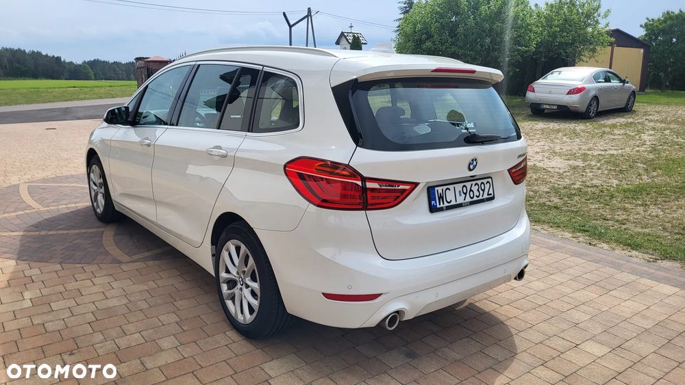 BMW Seria 2 218d - 5
