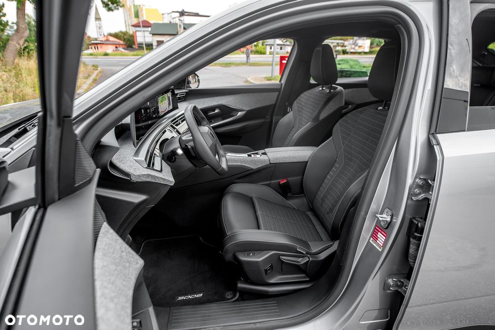 Peugeot 3008 1.2 PureTech mHEV Allure Pack S&S e-DCS6 - 31