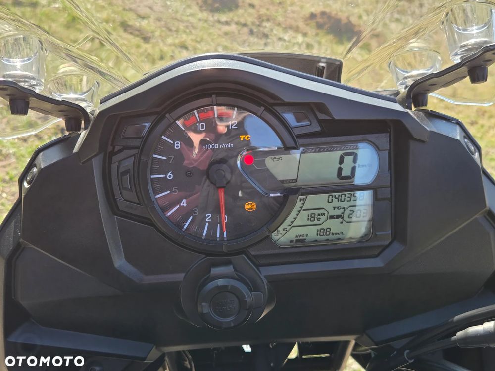 Suzuki V-STROM - 10