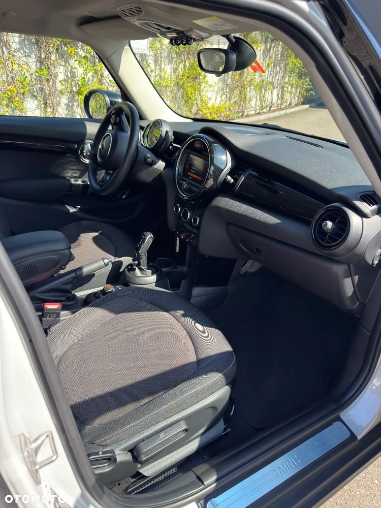 MINI Cooper Standard - 3