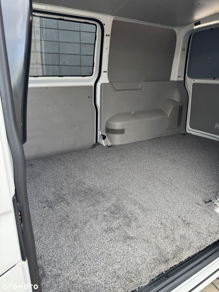 Volkswagen Transporter - 24
