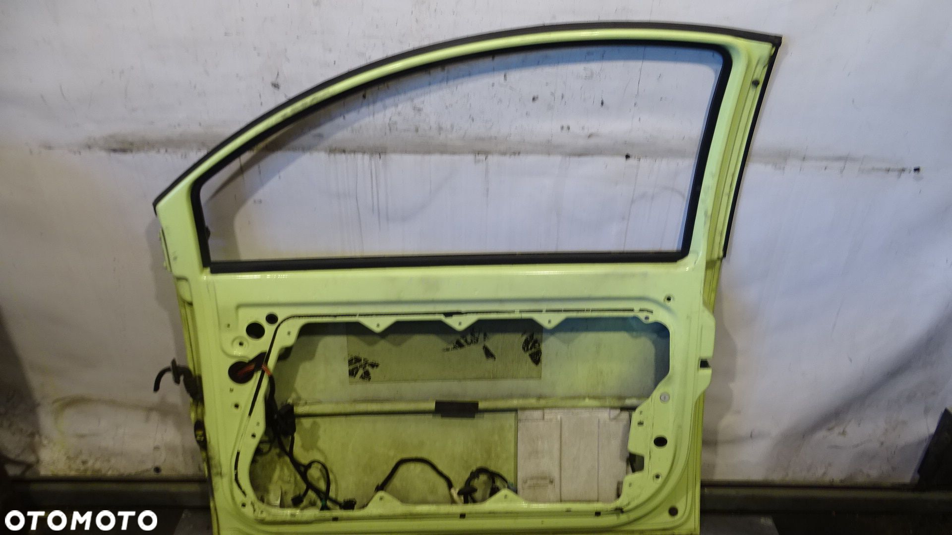 DRZWI PRAWY PRZÓD VOLKSWAGEN NEW BEETLE 2.0 - 4