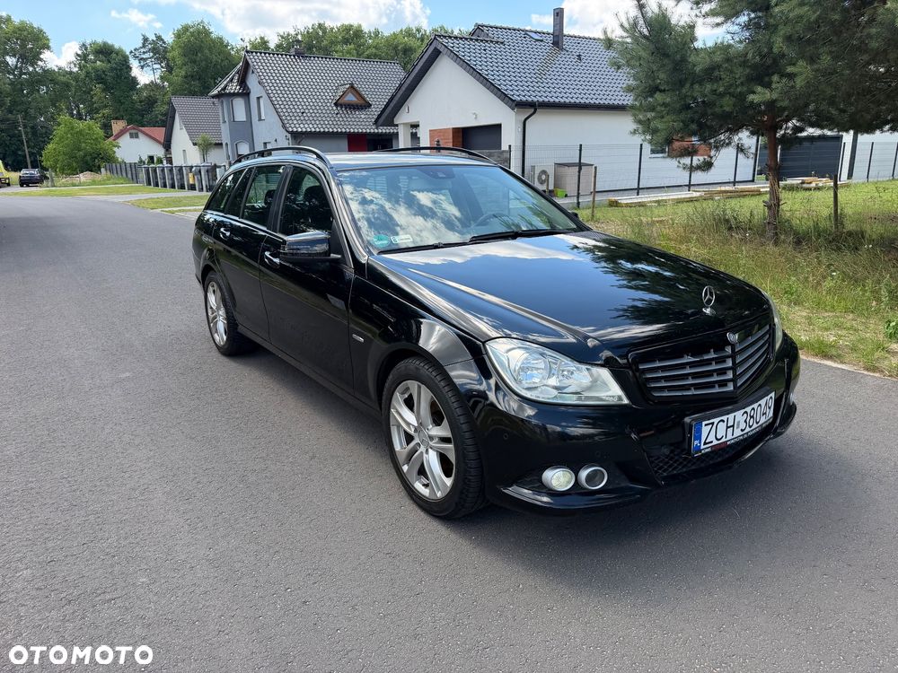 Mercedes-Benz Klasa C 200 CGI BlueEff Elegance - 10