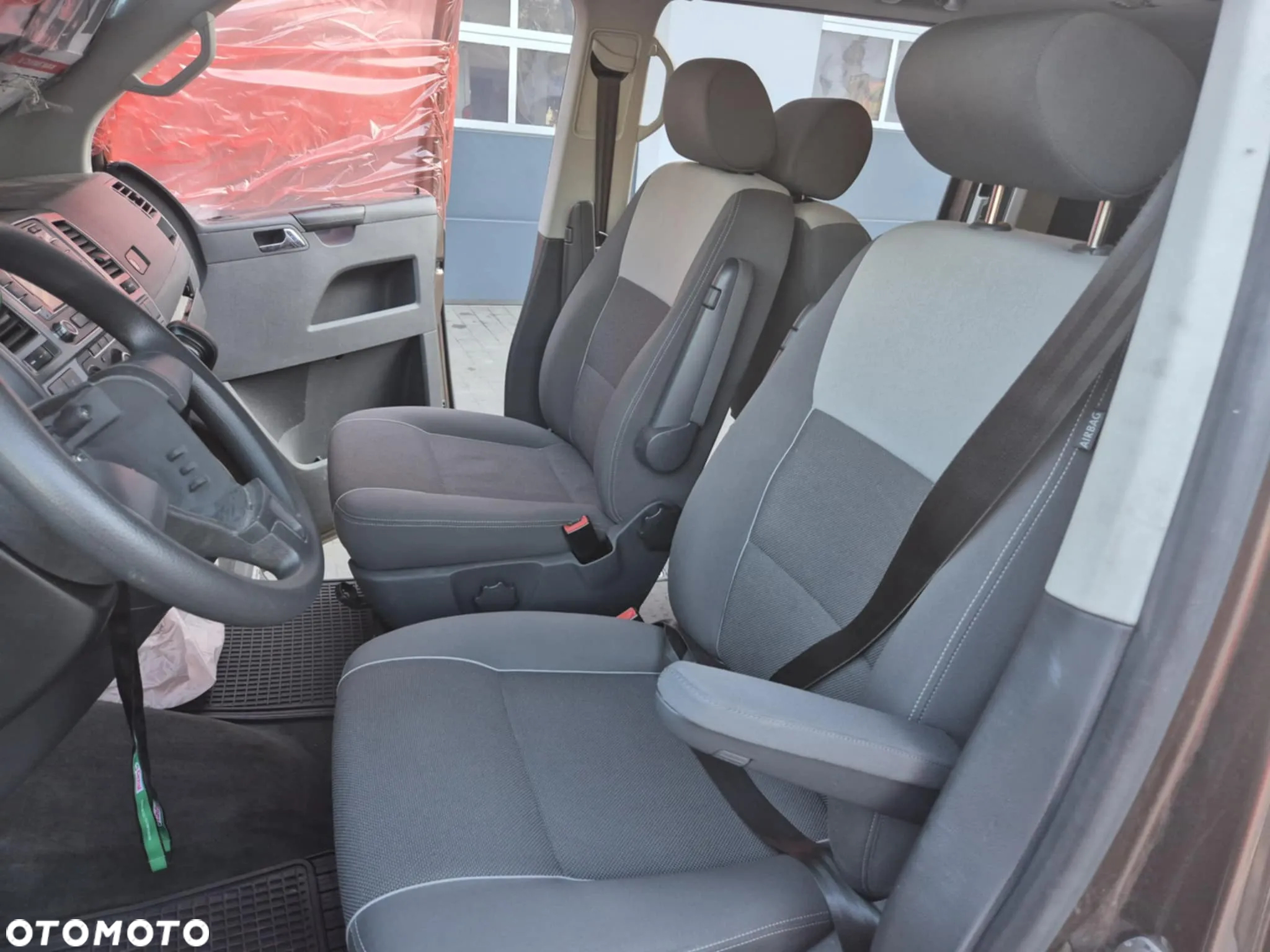 Volkswagen Multivan - 9