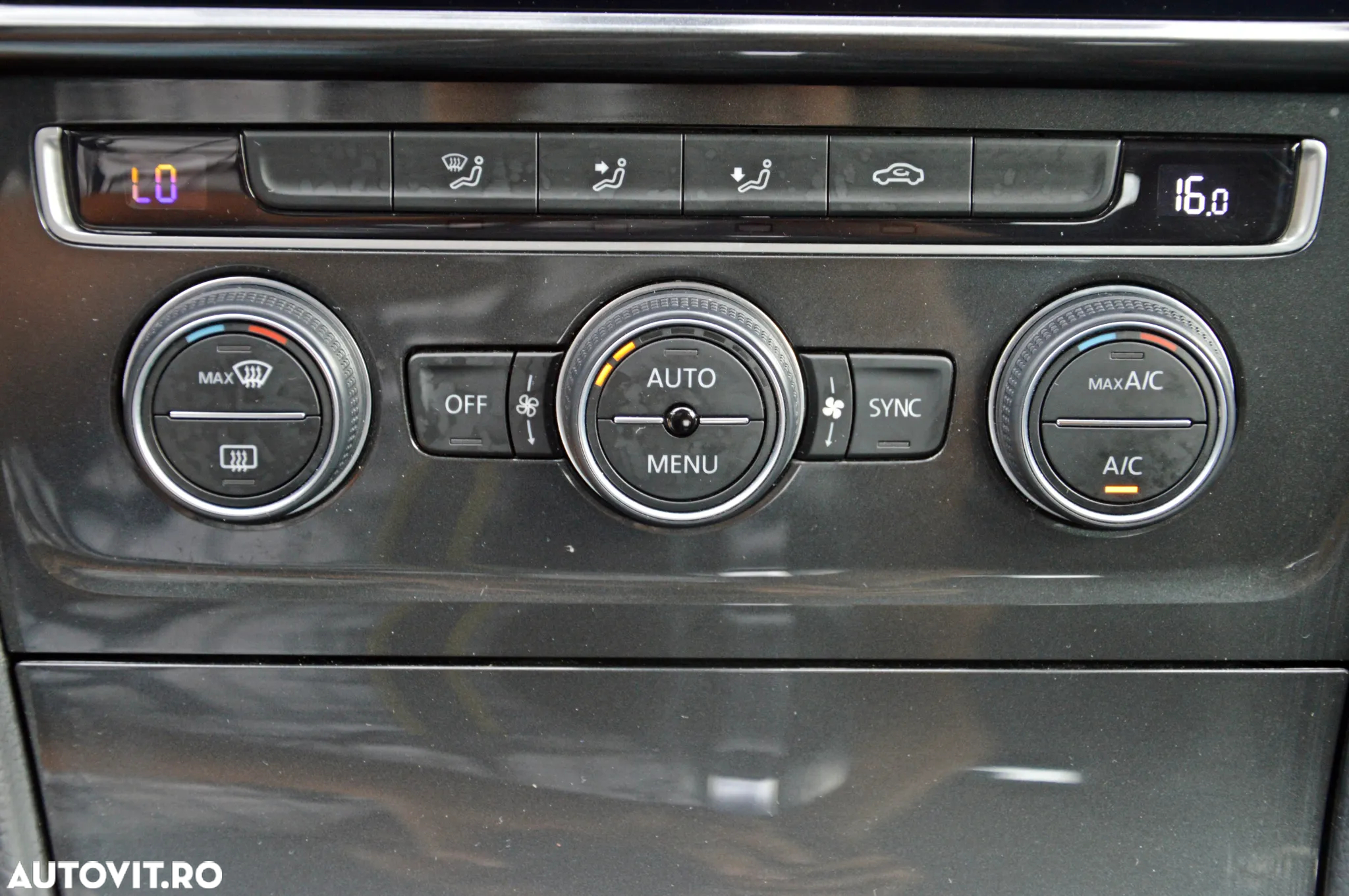 Volkswagen Golf - 28