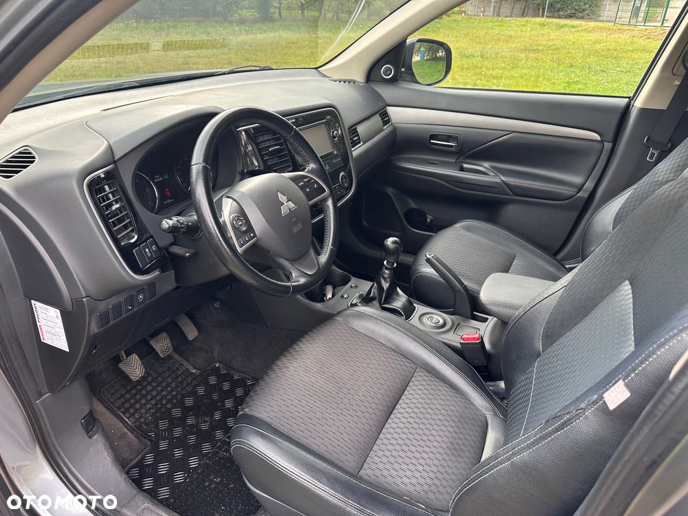 Mitsubishi Outlander 2.2 DID Intense - 14