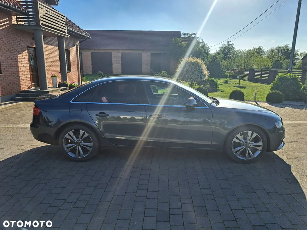 Audi A4 Limousine - 4