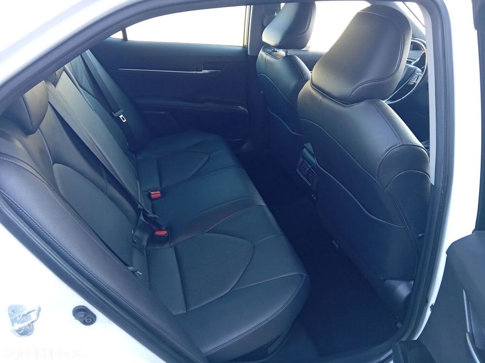 Toyota Camry - 11